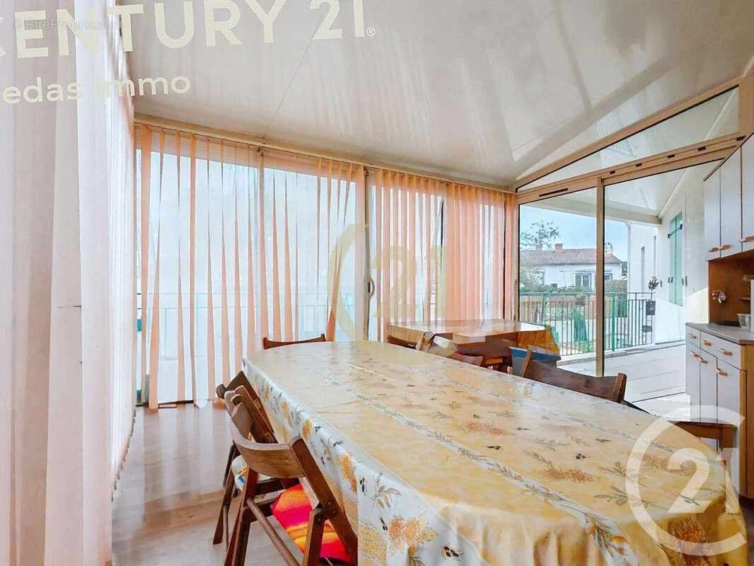 Maison à SAINT-JEAN-DE-VEDAS