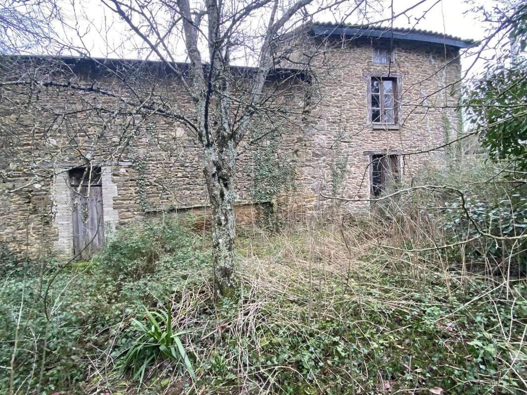 Maison à NEUVIC-ENTIER