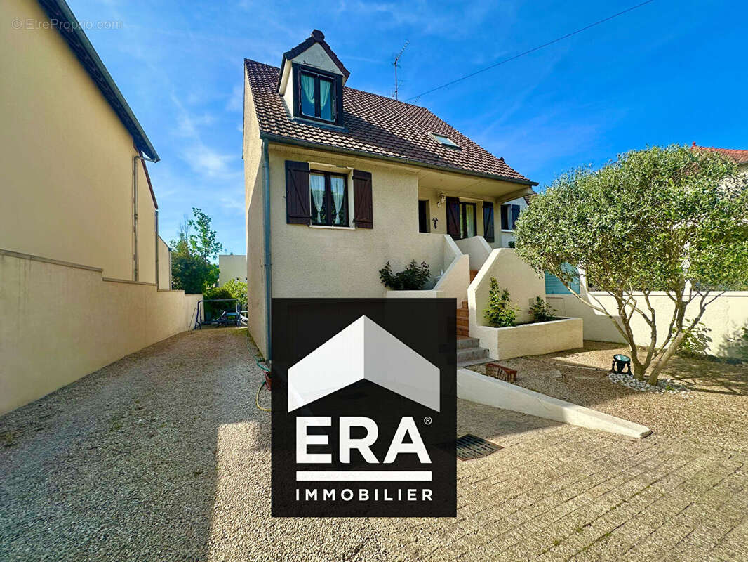 Maison familiale avec grand terrain - Quartier Dix-Arpents - photo 2