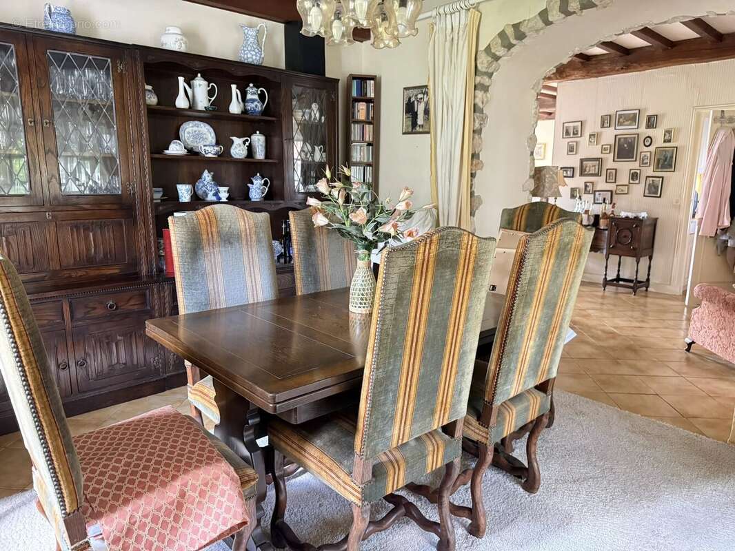 Maison à CHARMANT