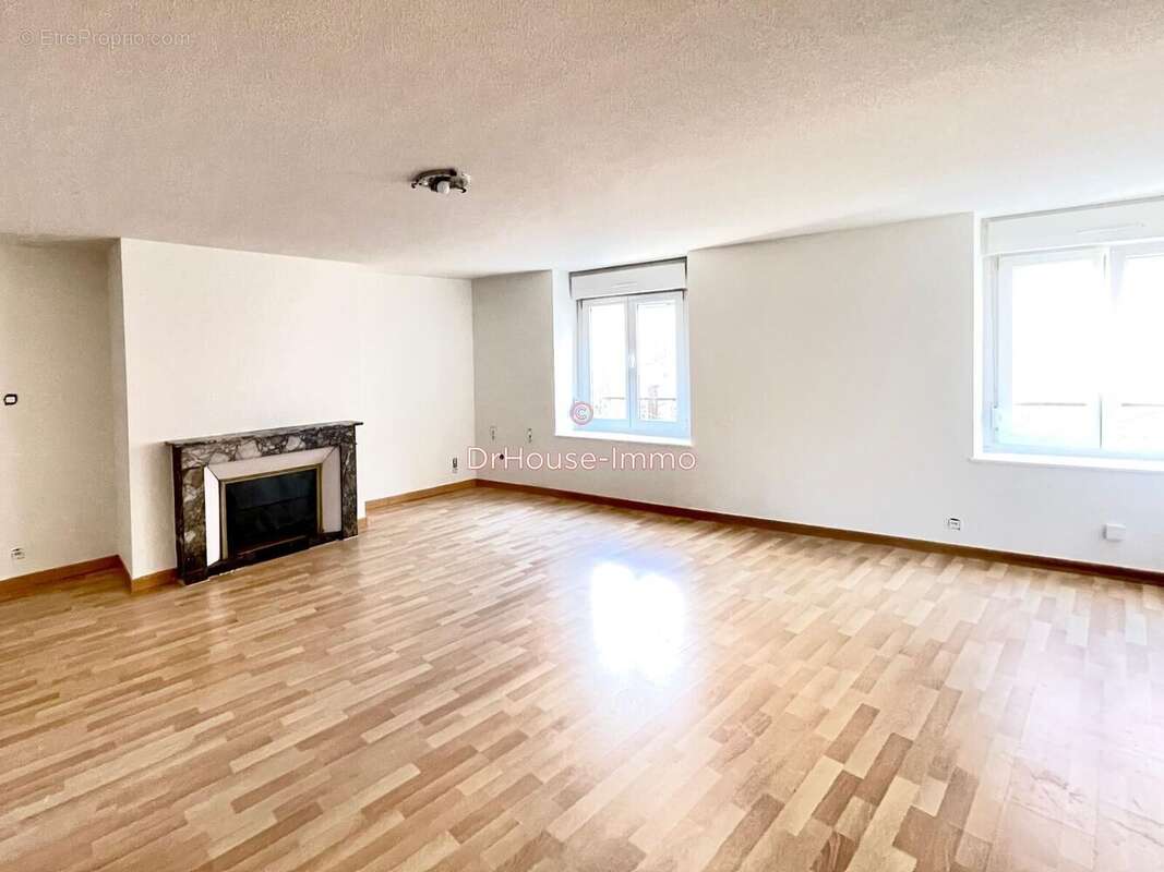 Appartement 257 m² à Darney  - photo 17