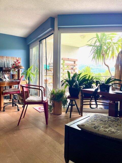 Appartement à MEYLAN