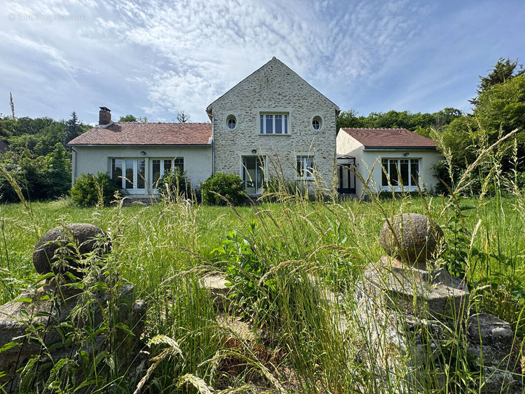 Maison à LES MESNULS