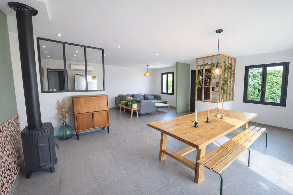 Maison à SAINT-PAUL-TROIS-CHATEAUX