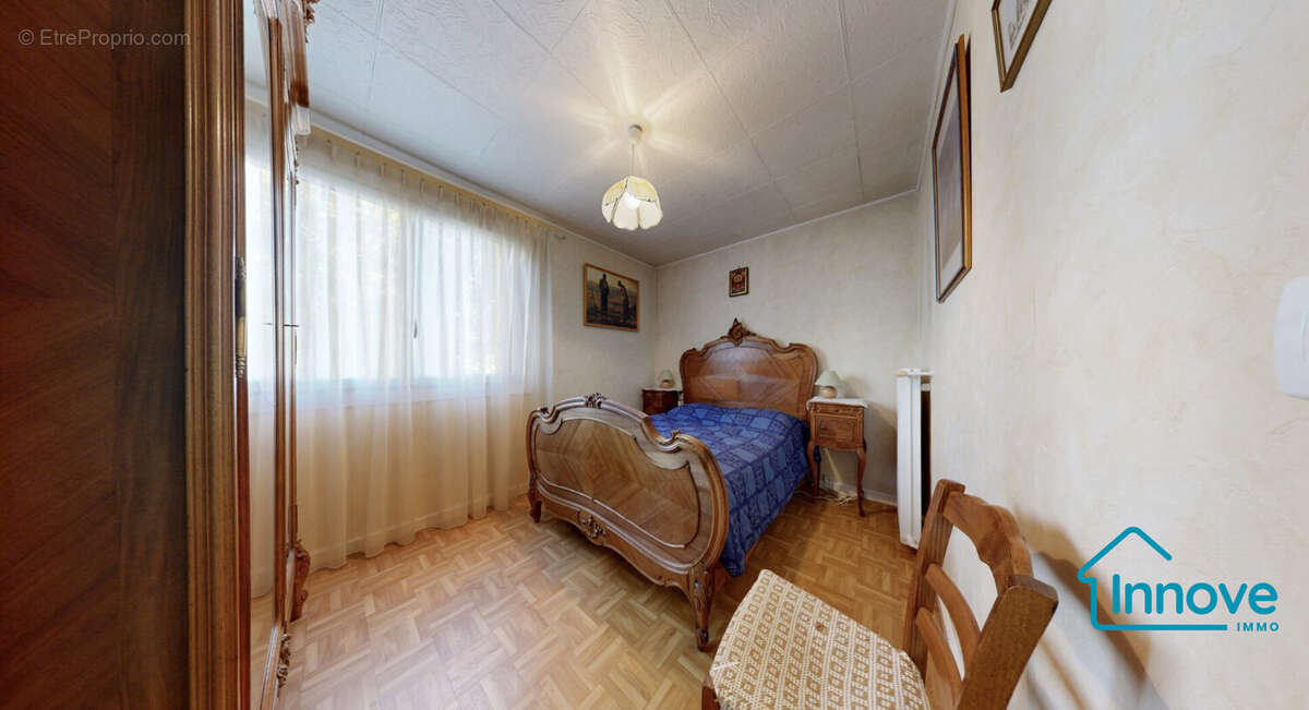 Appartement à LES CLAYES-SOUS-BOIS