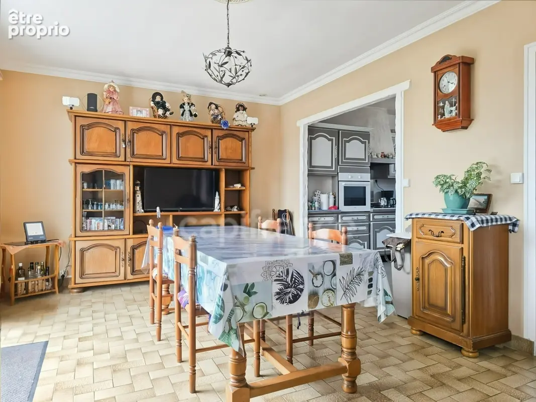 Une belle opportunité entre Les Maillets et Premartine ! Maison familiale de 94 m² idéalement située, qui n'attend plus que votr - photo 2
