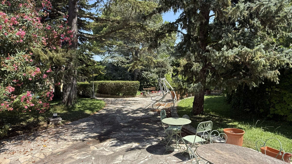 Hôtel particulier de caractère à Grans - photo 16