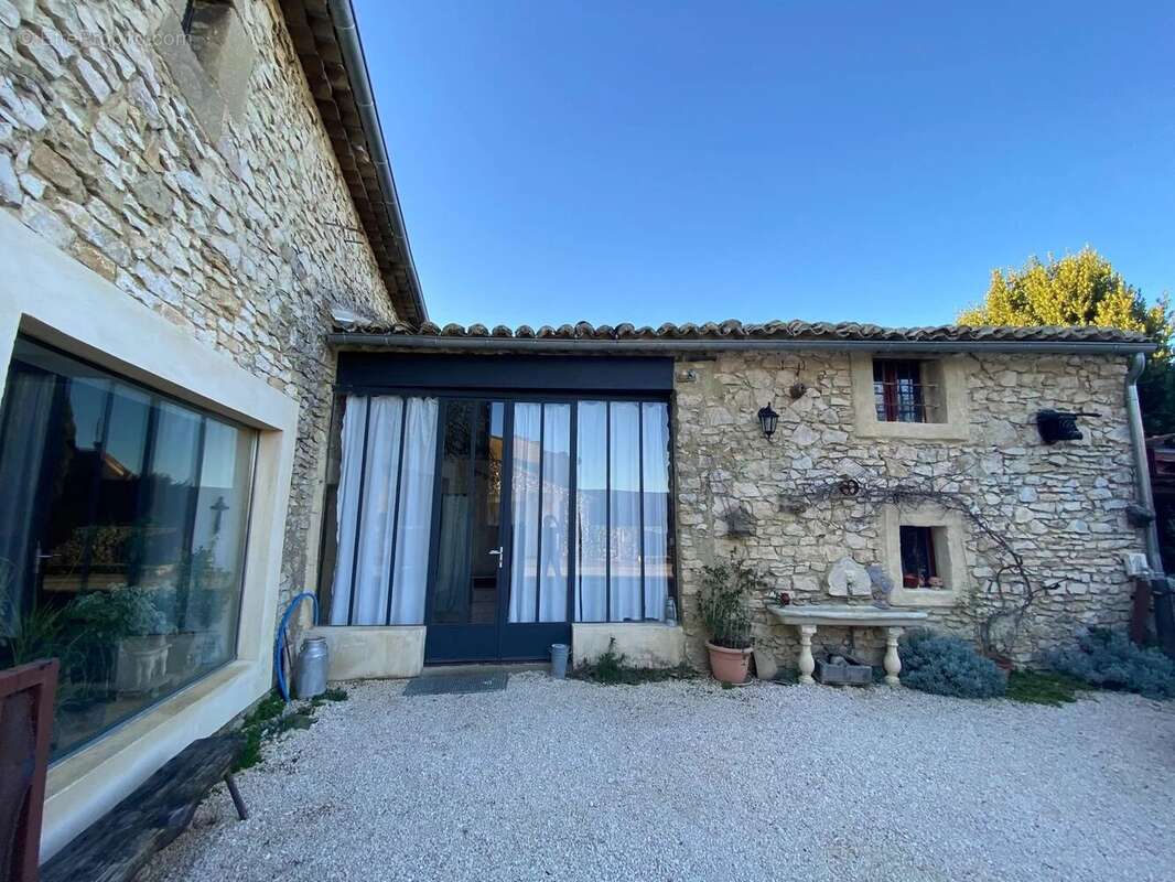 Maison à SAINT-PAUL-LES-FONTS