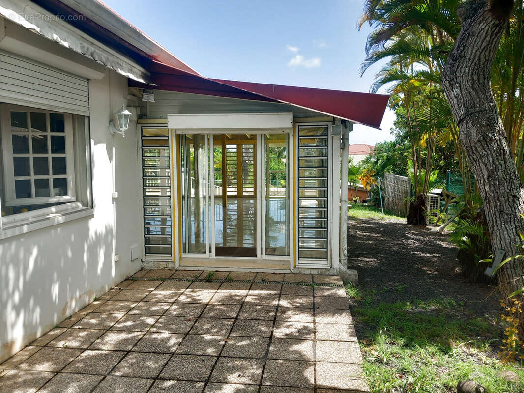 Maison à BAIE-MAHAULT