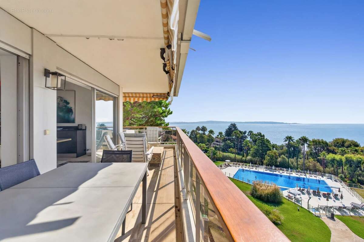 Golfe-Juan – Appartement d’exception avec vue mer panoramique dans résidence de prestige avec piscine et tennis - photo 18