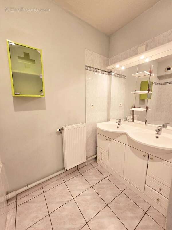 Appartement à ANSE