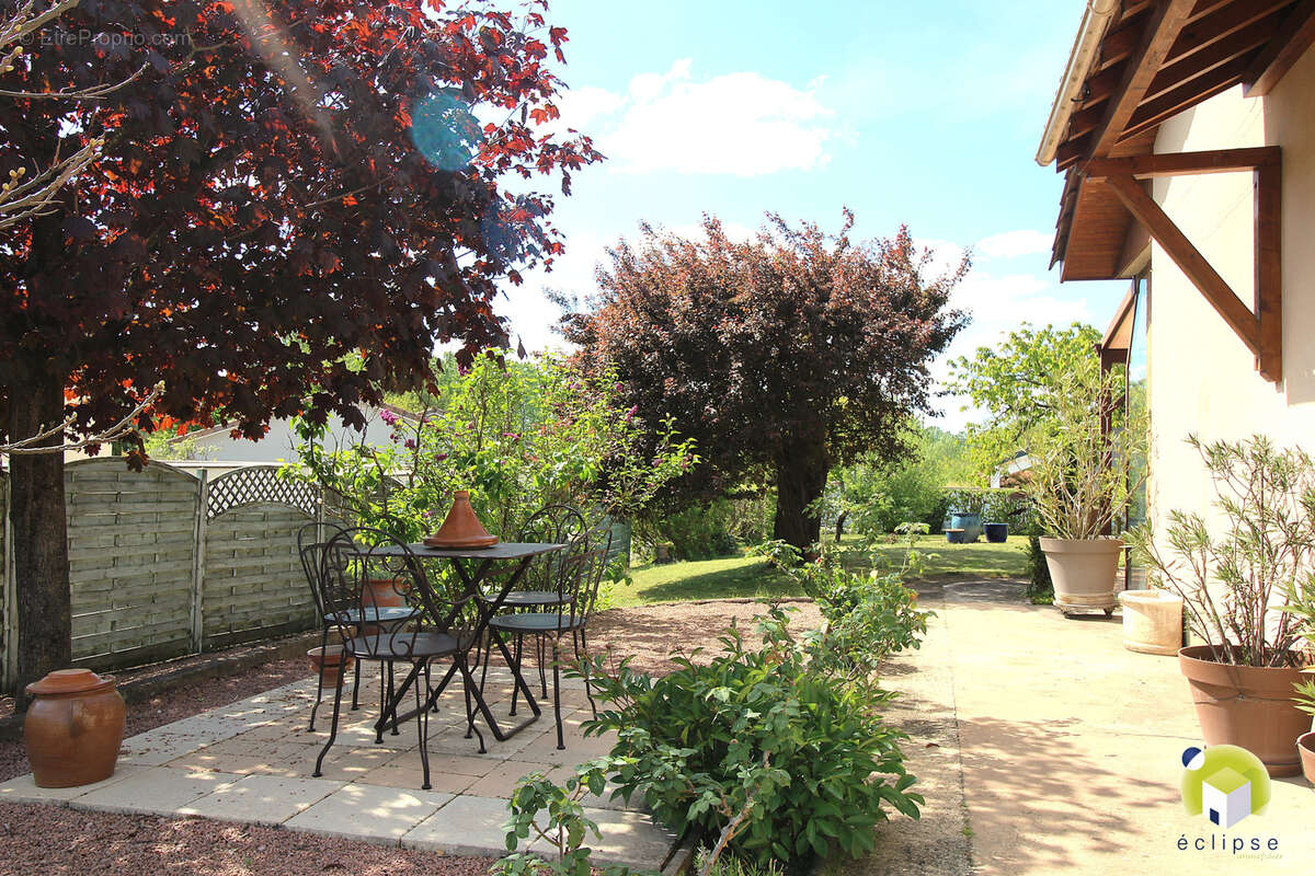 Maison à REPLONGES