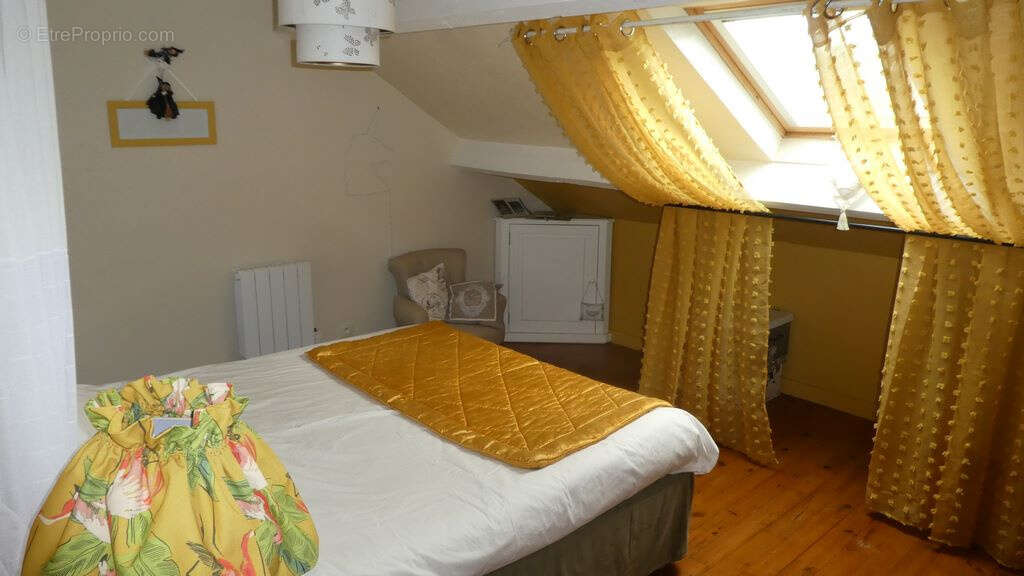 Maison à NEUVIC-ENTIER