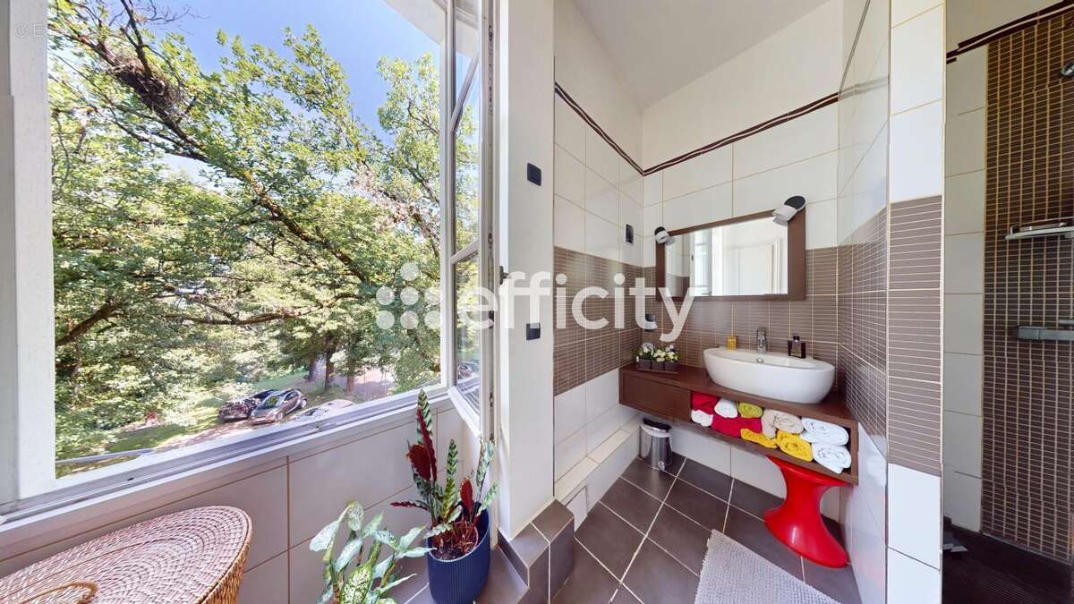Appartement à FONTAINES-SUR-SAONE