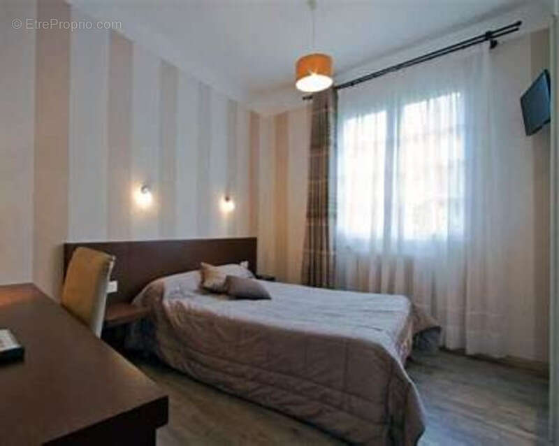 Commerce à MONTRICHARD