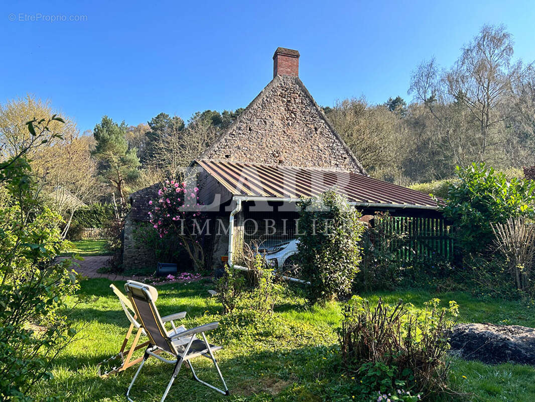 Maison à LA LANDE-DE-GOULT