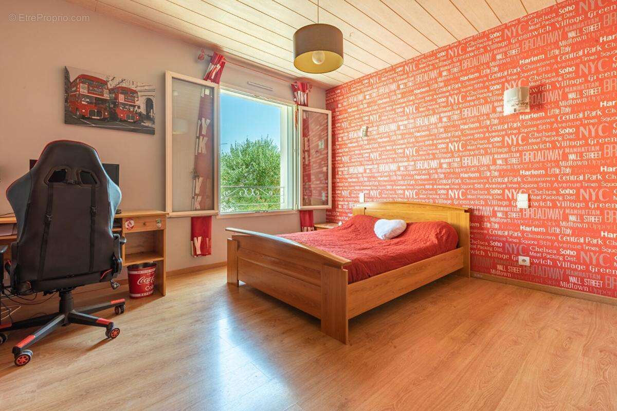 Maison Mouzillon 6 P . 4 Chs . Bureau . 177.85 M² . Double garages . T 1153 M² . Sous-sol - photo 10