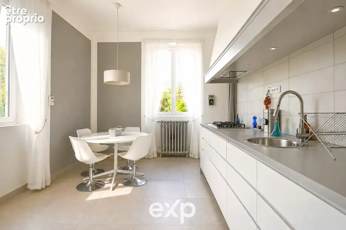Maison 8 pièces 252 m² à vendre à Pontcharra (38530) - photo 5