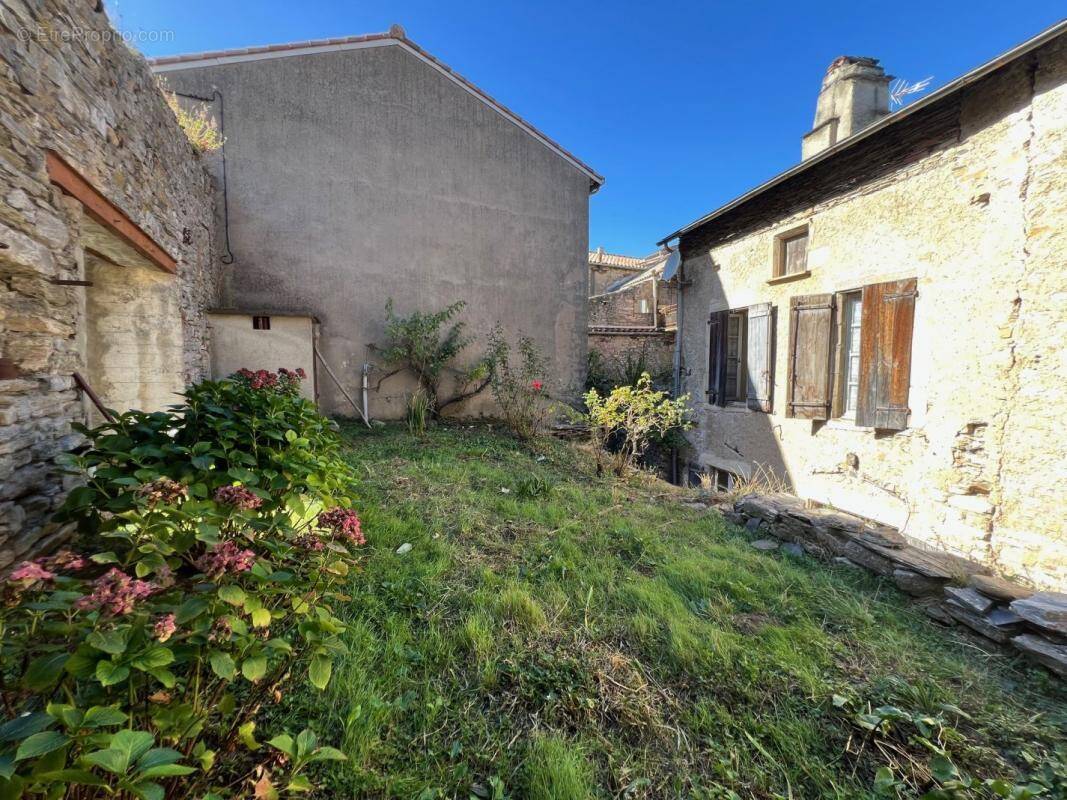 Maison à SAINT-PONS-DE-THOMIERES