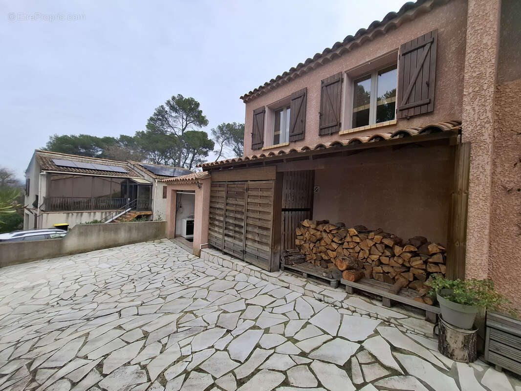 Maison à SAINT-ETIENNE-DU-GRES