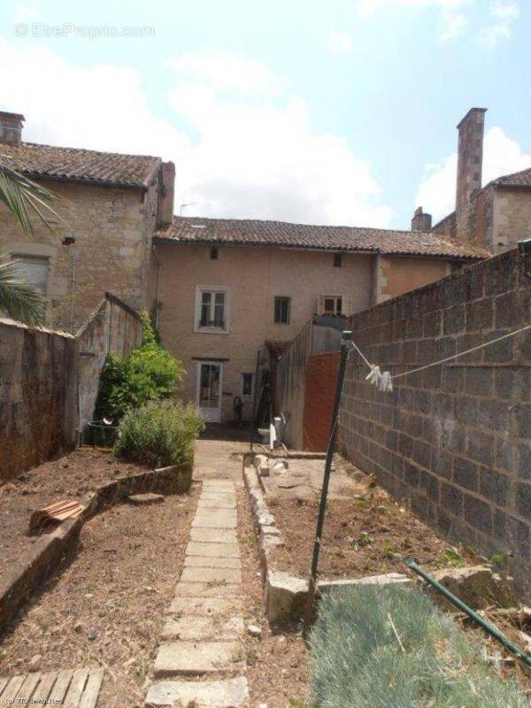 Maison à SAUZE-VAUSSAIS