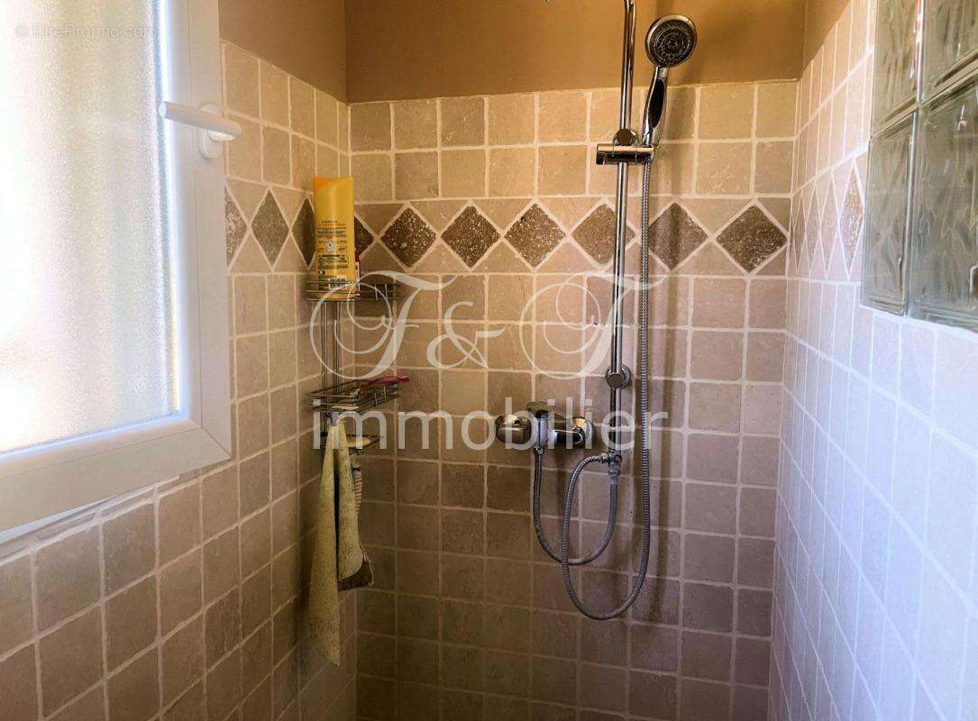 Maison à SAINT-SATURNIN-LES-APT