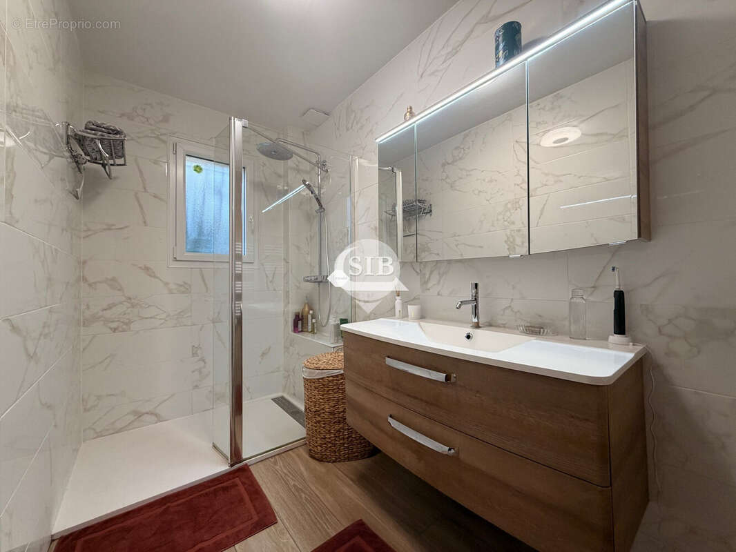 Maison à LA VILLE-DU-BOIS