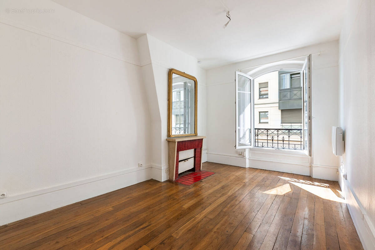 Appartement à LEVALLOIS-PERRET