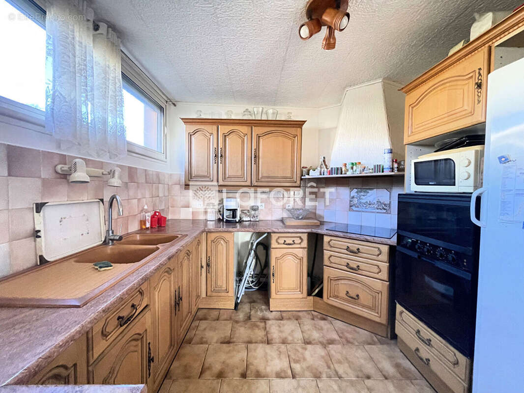 Appartement à SAINT-LAURENT-DU-VAR