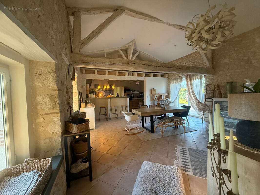 Maison à LA SAUVETAT-SUR-LEDE