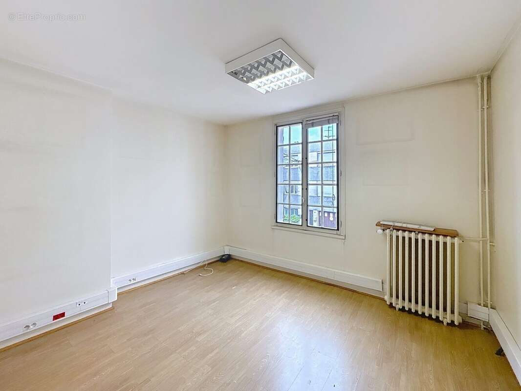 Appartement à L&#039;HAY-LES-ROSES