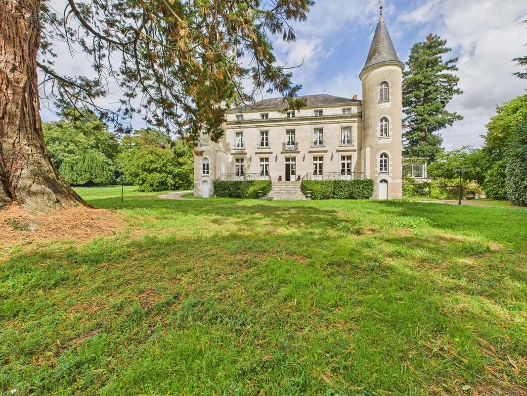 Maison à TOURNON-SAINT-PIERRE