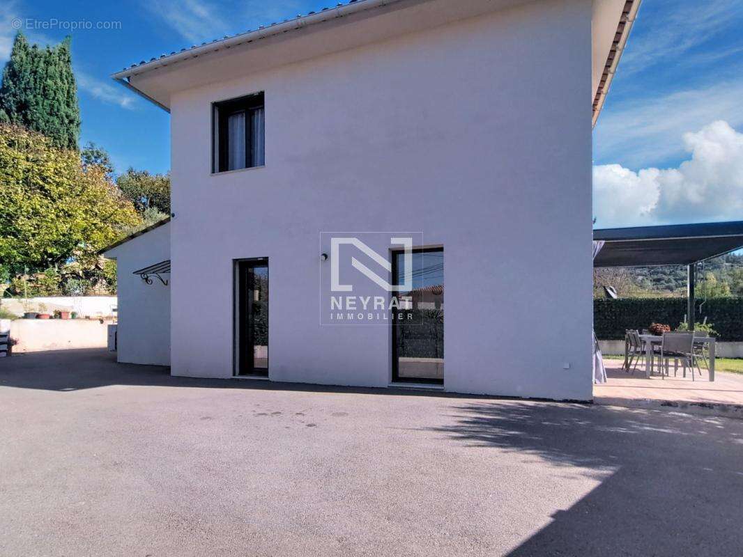 Maison à MONTAUROUX