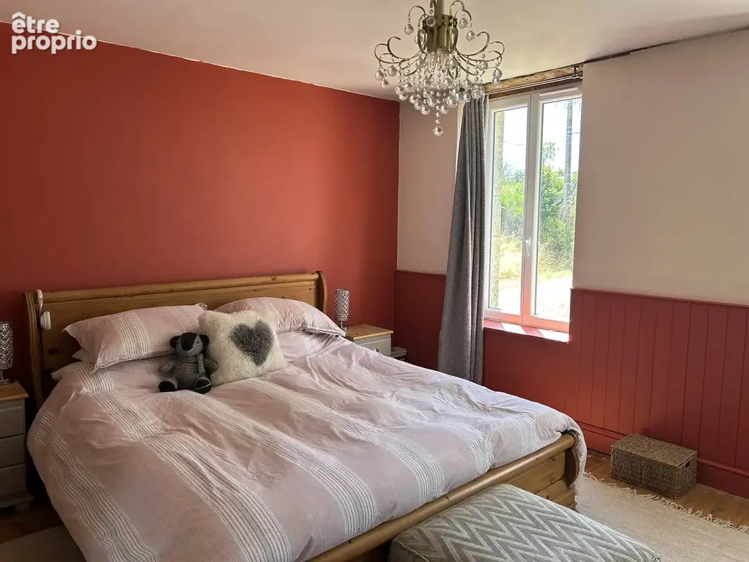 Maison individuelle avec un terrain de plus de 5 200 m² et des granges - photo 7