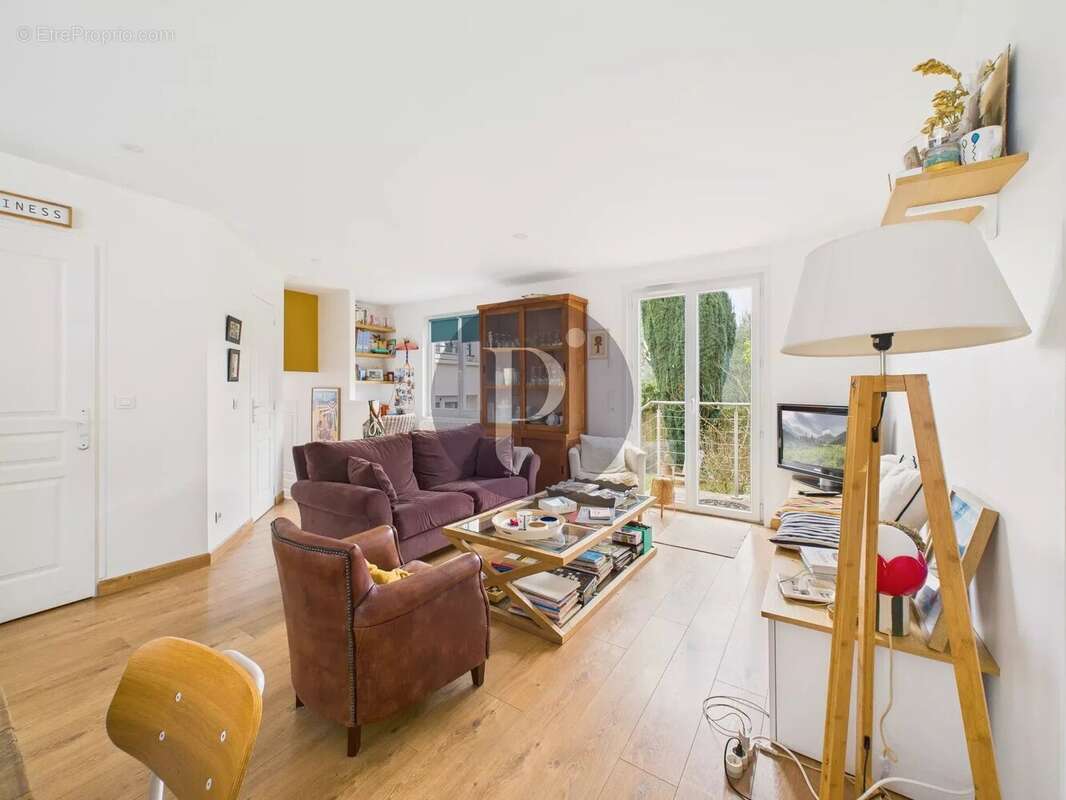 Maison à VERRIERES-LE-BUISSON