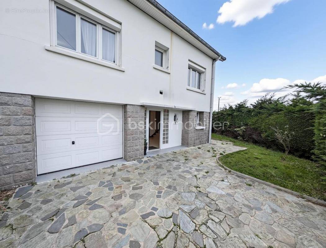 Maison à TOURLAVILLE