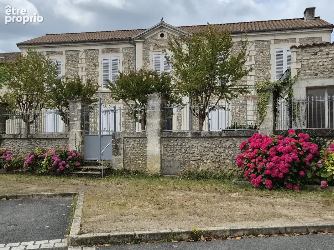 Appartement 216 m² à Razac-Sur-L'isle  - photo 5