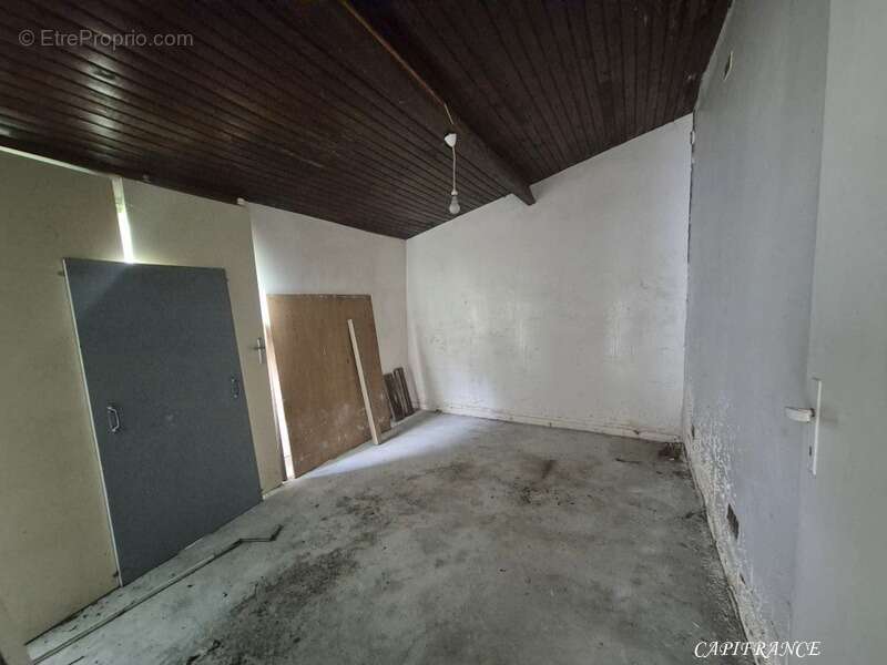 Maison à SAINT-JEAN-D'ANGELY