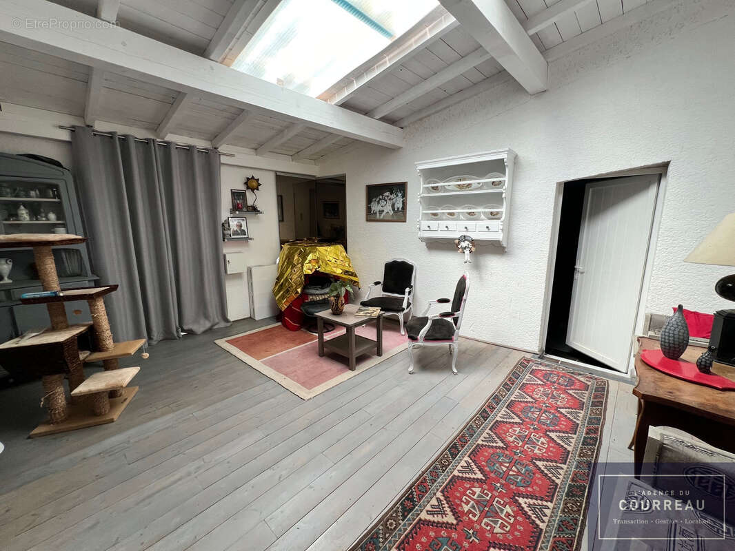 Maison à COURNONSEC