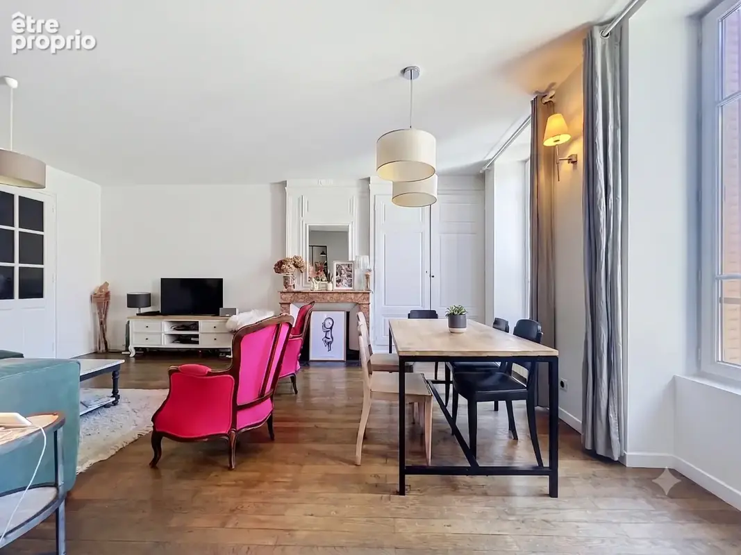 Bel appartement T4 - 115.91 m2 - Hyper Centre VILLEFRANCHE SUR SAONE (calme et sans aucun vis à vis) - photo 3