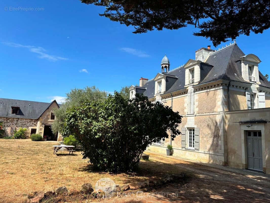 Maison à BRISSAC-QUINCE