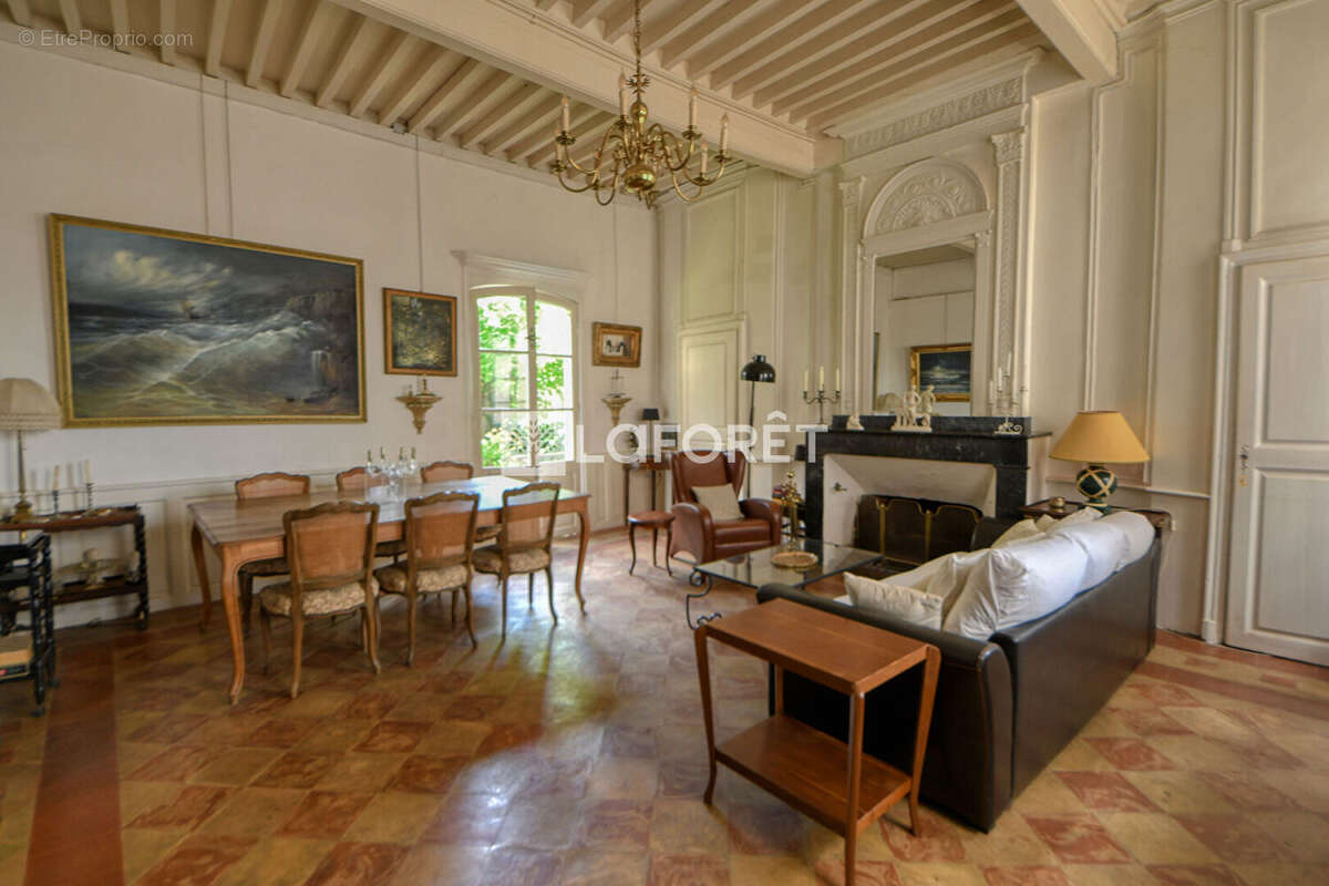 Maison à LISLE-SUR-TARN