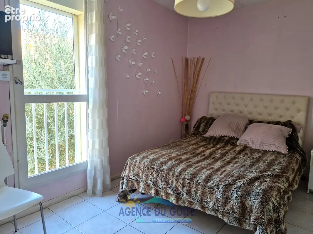 Villa T 5 mitoyenne avec jardin - photo 10