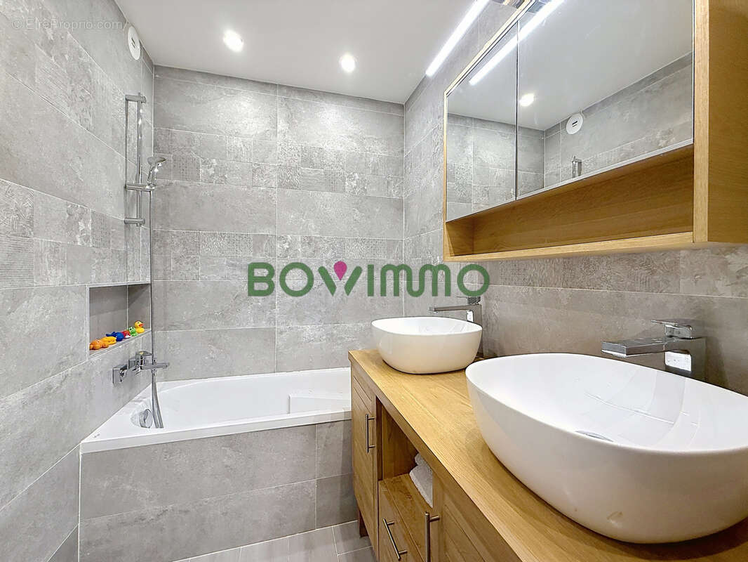 Appartement à PARIS-20E
