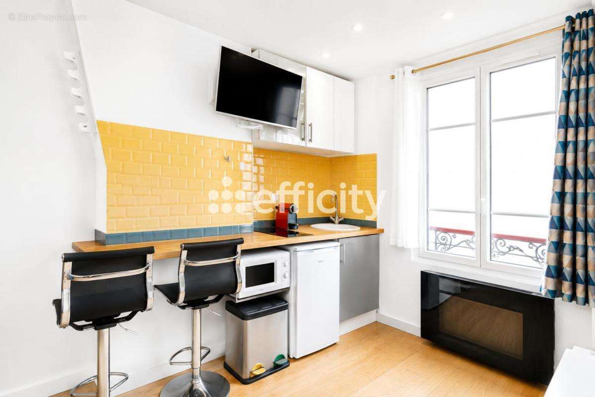 Appartement à PARIS-8E
