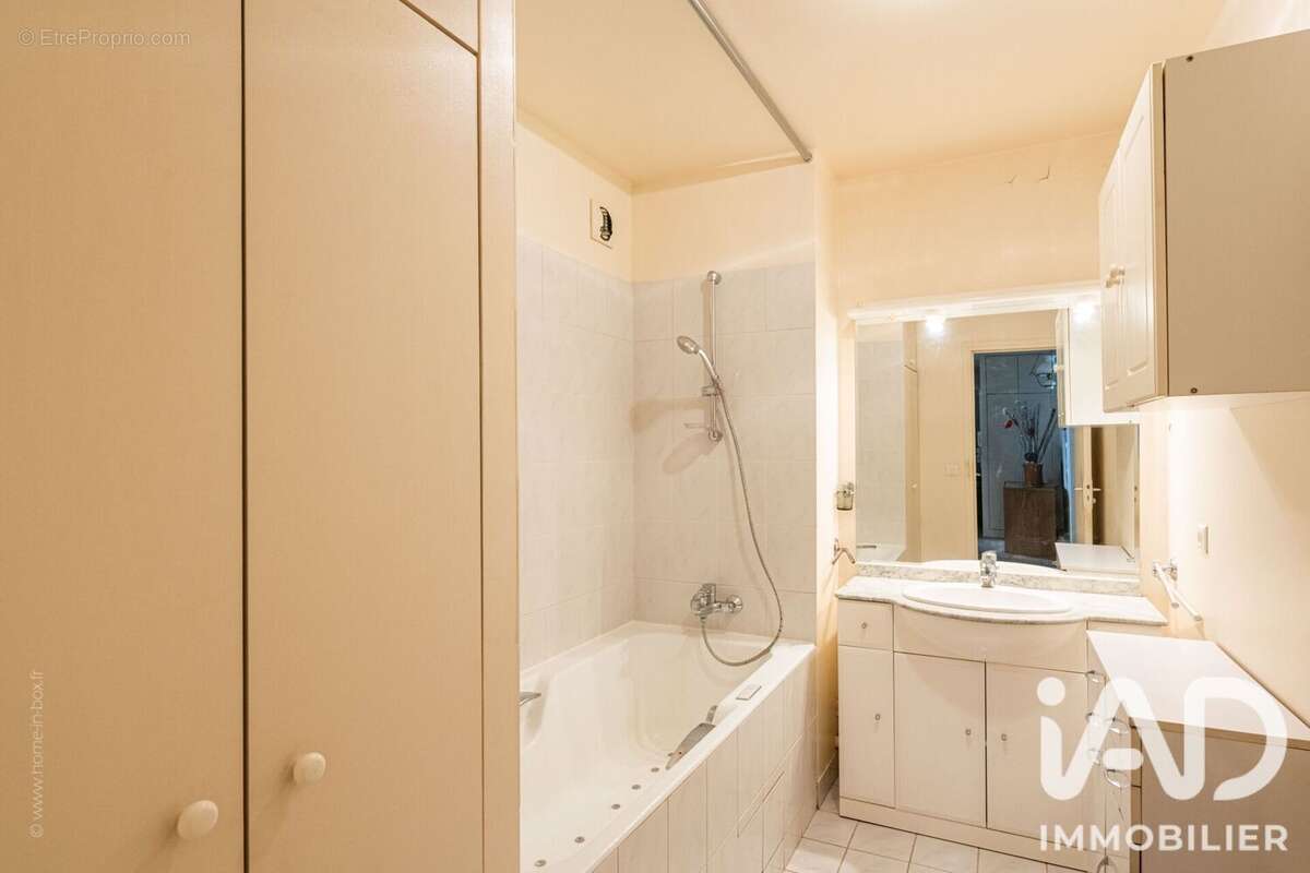 Photo 8 - Appartement à PARIS-18E