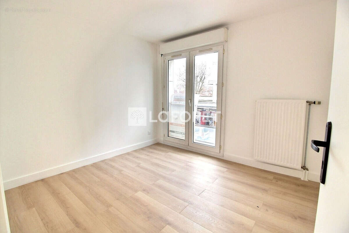 Appartement à VILLENEUVE-LA-GARENNE