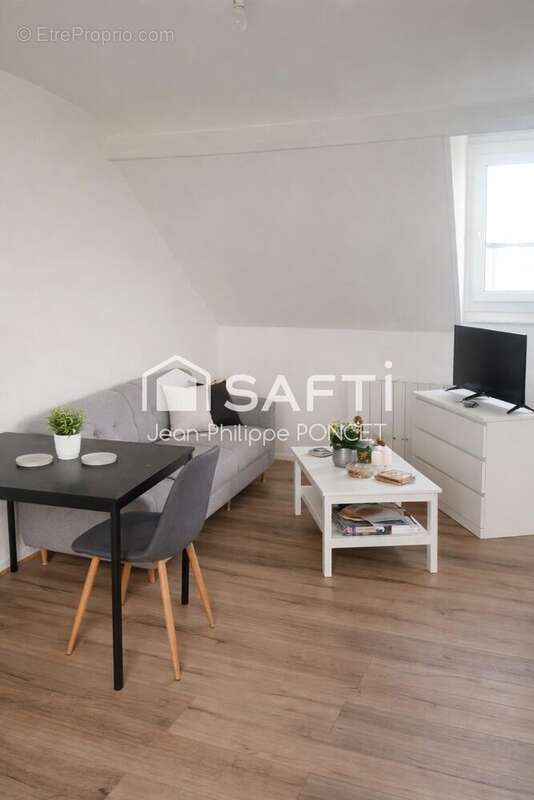 Appartement 174 m² à Saint-Quentin  - photo 2
