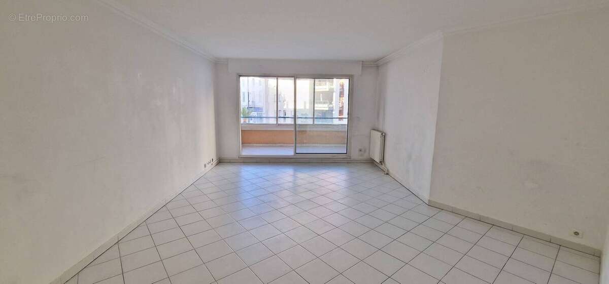Appartement 4 pièces à vendre à Saint Raphaël Var - SOUS OFFRE- - photo 4