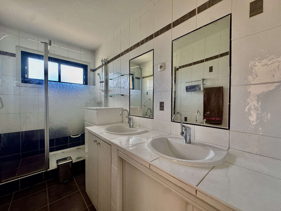 Appartement à MARSEILLE-9E